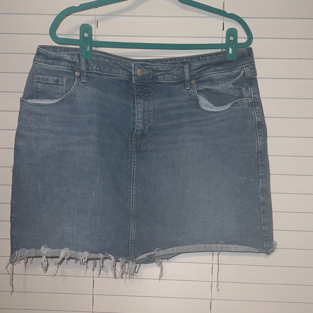 Denim mini frayed skirt